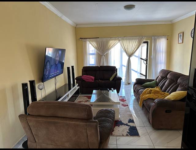 3 BEDROOM GATED ESTATE FOR SALE IN THE ORCHARDS